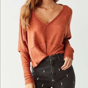 URBAN OUTFITTERS Sweater